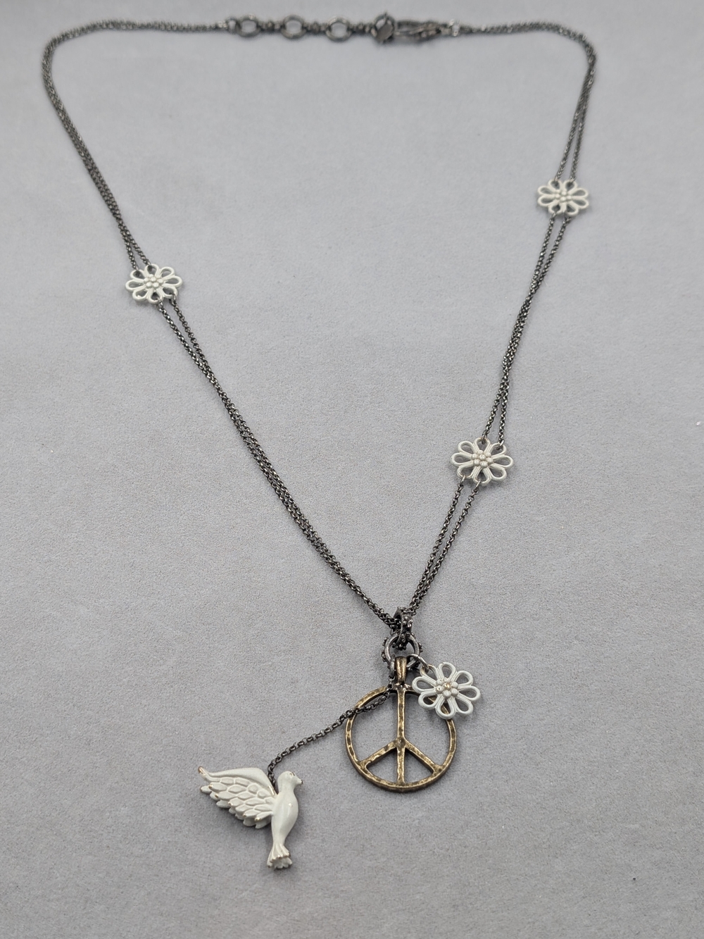 Lucky Brand Y2K Dove Peace Flower Charm Necklace 26" | M254